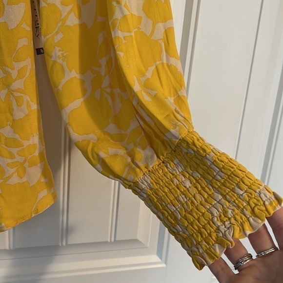 NWT mustard yellow Boho Blouse - Picture 3 of 10